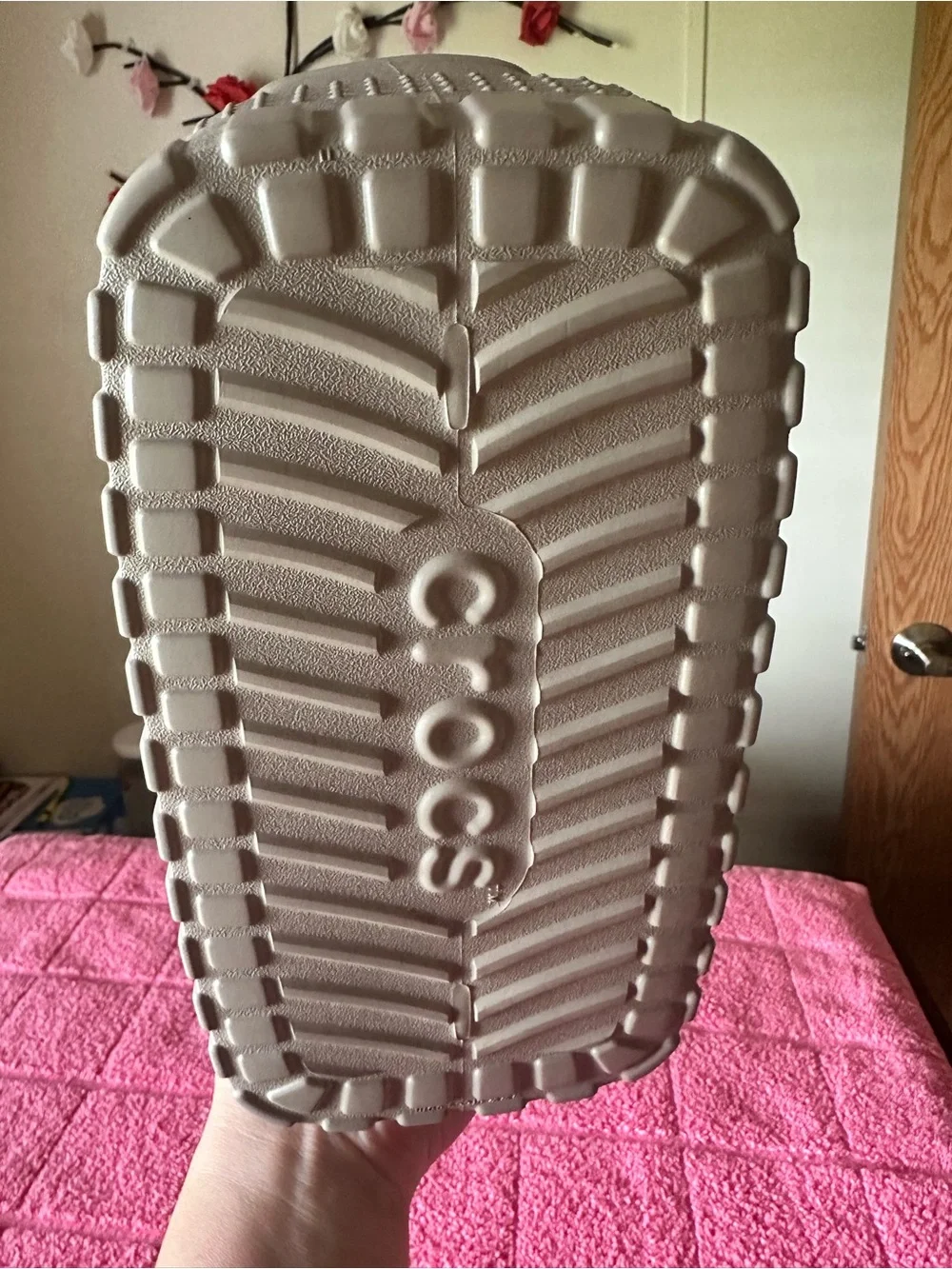 CROCS Women's Taupe/Cream Tote Bag - Picture 2 of 3